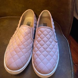 Steve Madden size 10 pink quilted sneakers